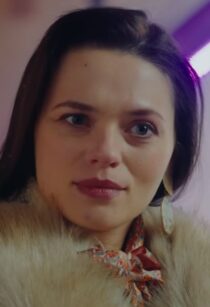 دانلود فیلم کوتاه Rich Girl Buys Homeless Man 2023388207-704909161